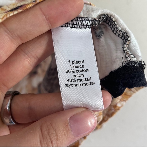 Maurices Plus Size Meadows Floral Tulip Sleeve Tee Black Yellow Floral Blouse XL - Picture 5 of 8